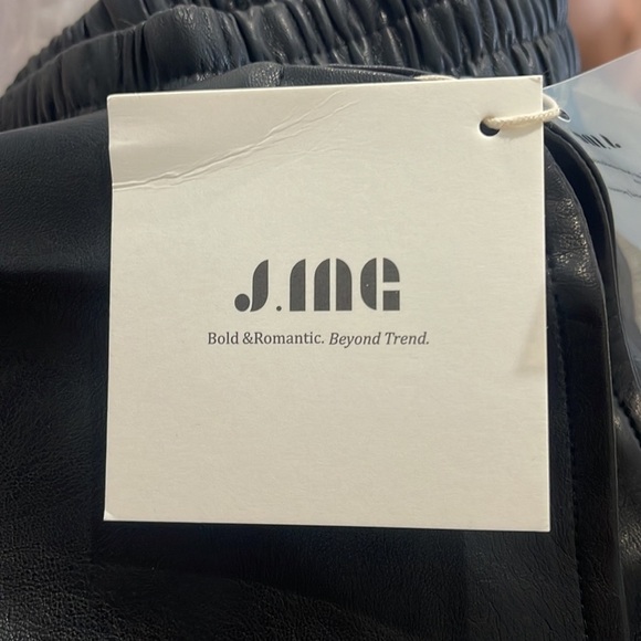 Camille Black Leather Shorts - Picture 7 of 7